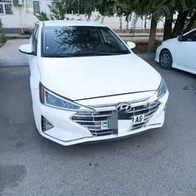 Hyundai Elantra 2020
