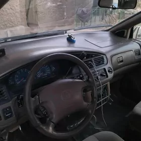 Toyota Sienna 2002