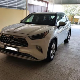 Toyota Highlander 2022