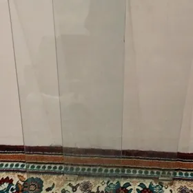 айна