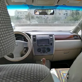 Nissan Tiida 2006