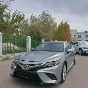 Toyota Camry 2018