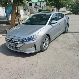 Hyundai Elantra 2020