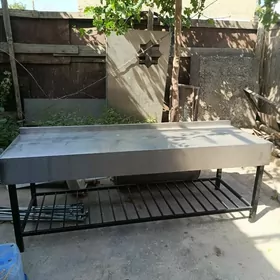 stol iz nerjoveyuşey stali