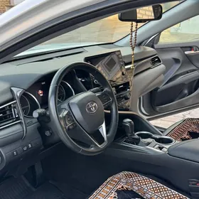 Toyota Camry 2021