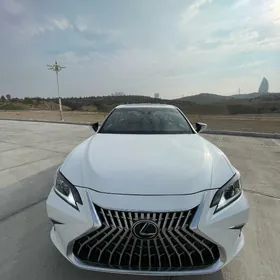 Lexus ES 350 2022