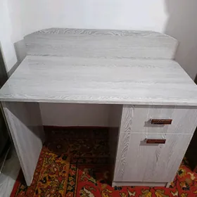 Компьютерный стол срочно