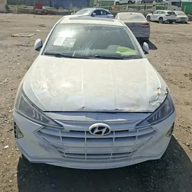 Hyundai Elantra 2020