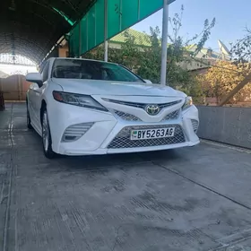 Toyota Camry 2018