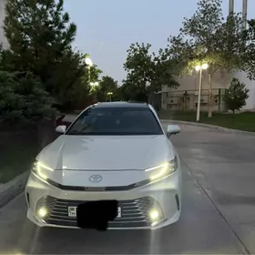 Toyota Camry 2025