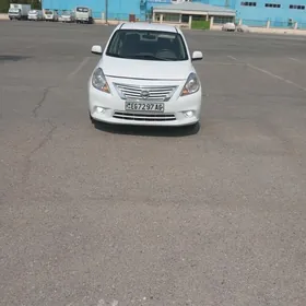 Nissan Versa 2013