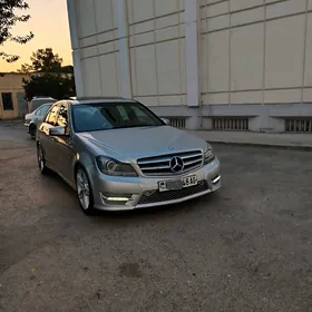 Mercedes-Benz C250 2012