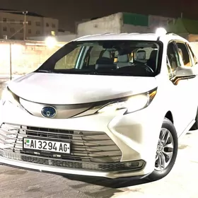 Toyota Sienna 2021
