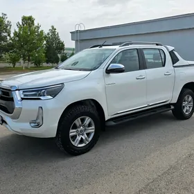 Toyota Hilux 2022