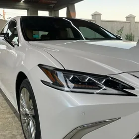 Lexus ES 350 2020