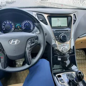 Hyundai Grandeur 2012