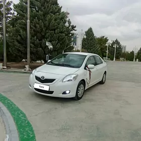 Toyota Yaris 2011