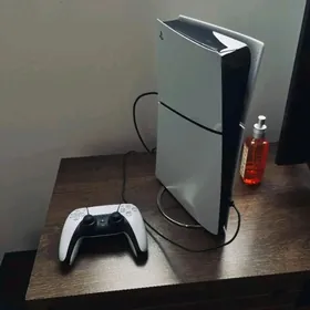 PLAYSTATION 5 SLIM