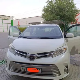 Toyota Sienna 2019