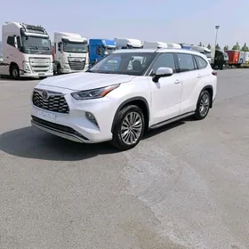 Toyota Highlander 2020