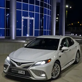 Toyota Camry 2021