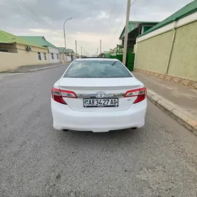 Toyota Camry 2012