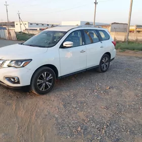 Nissan Pathfinder 2020