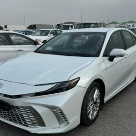 Toyota Camry Hybrid 2025