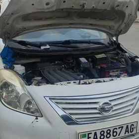 Nissan Versa 2013