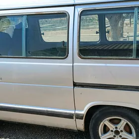 Toyota Hiace 1987