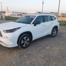 Toyota Highlander 2023