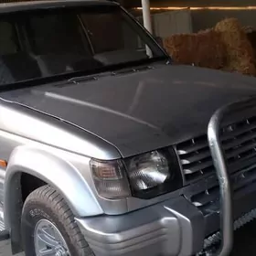 Mitsubishi Pajero 1993