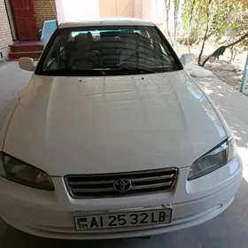 Toyota Camry 2000