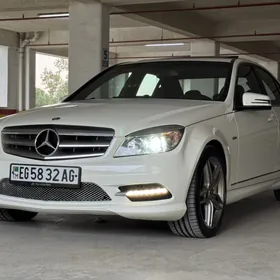 Mercedes-Benz C300 2010