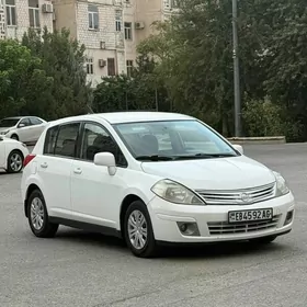 Nissan Versa 2010