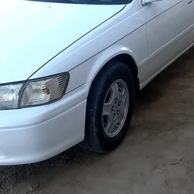 Toyota Camry 2000