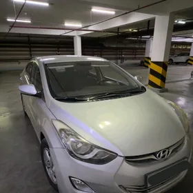 Hyundai Elantra 2012