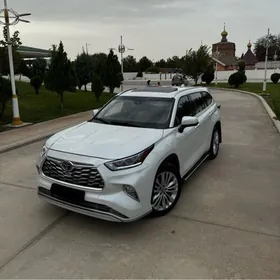 Toyota Highlander 2020