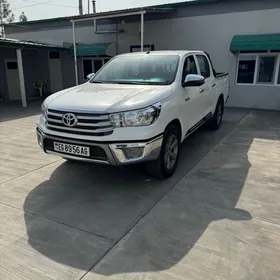 Toyota Hilux 2022