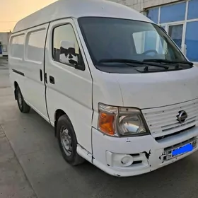 Nissan Urvan 2009