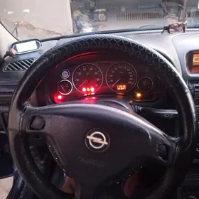 Opel Astra 2004