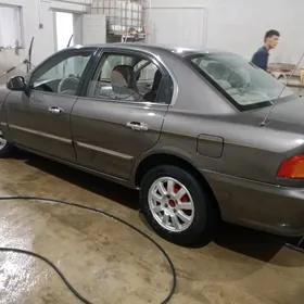 Kia Optima 2001