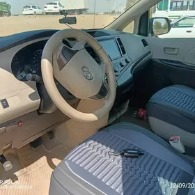Toyota Sienna 2010