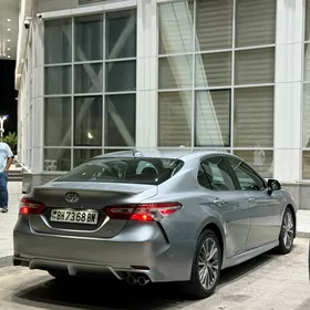 Toyota Camry 2020