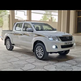 Toyota Hilux 2014
