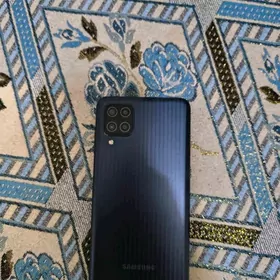 samsung m12