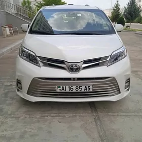 Toyota Sienna 2018