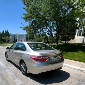 Toyota Camry 2017
