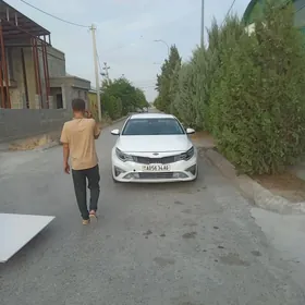 Kia Optima 2019