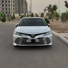 Toyota Camry 2019
